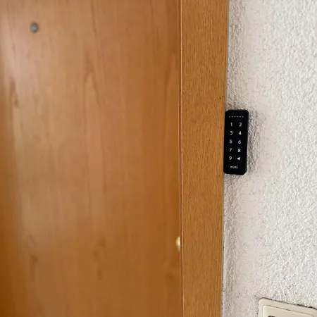 Modernes Mit Balkon Apartment